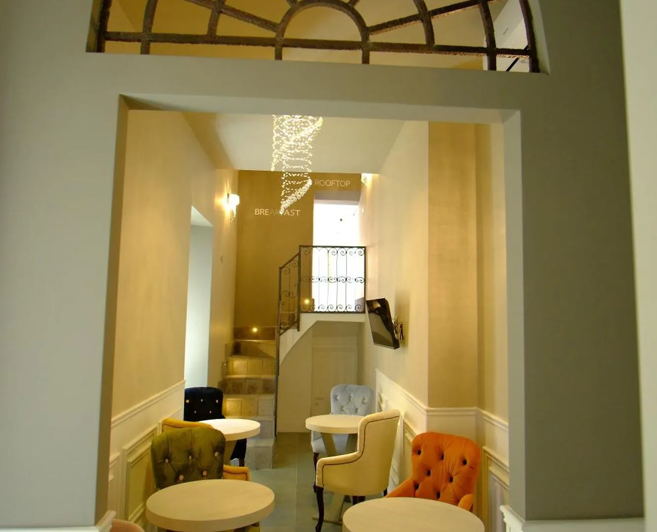 Guest house Leone Camere D'Autore - Rooftop Prince Centro Storico Naples