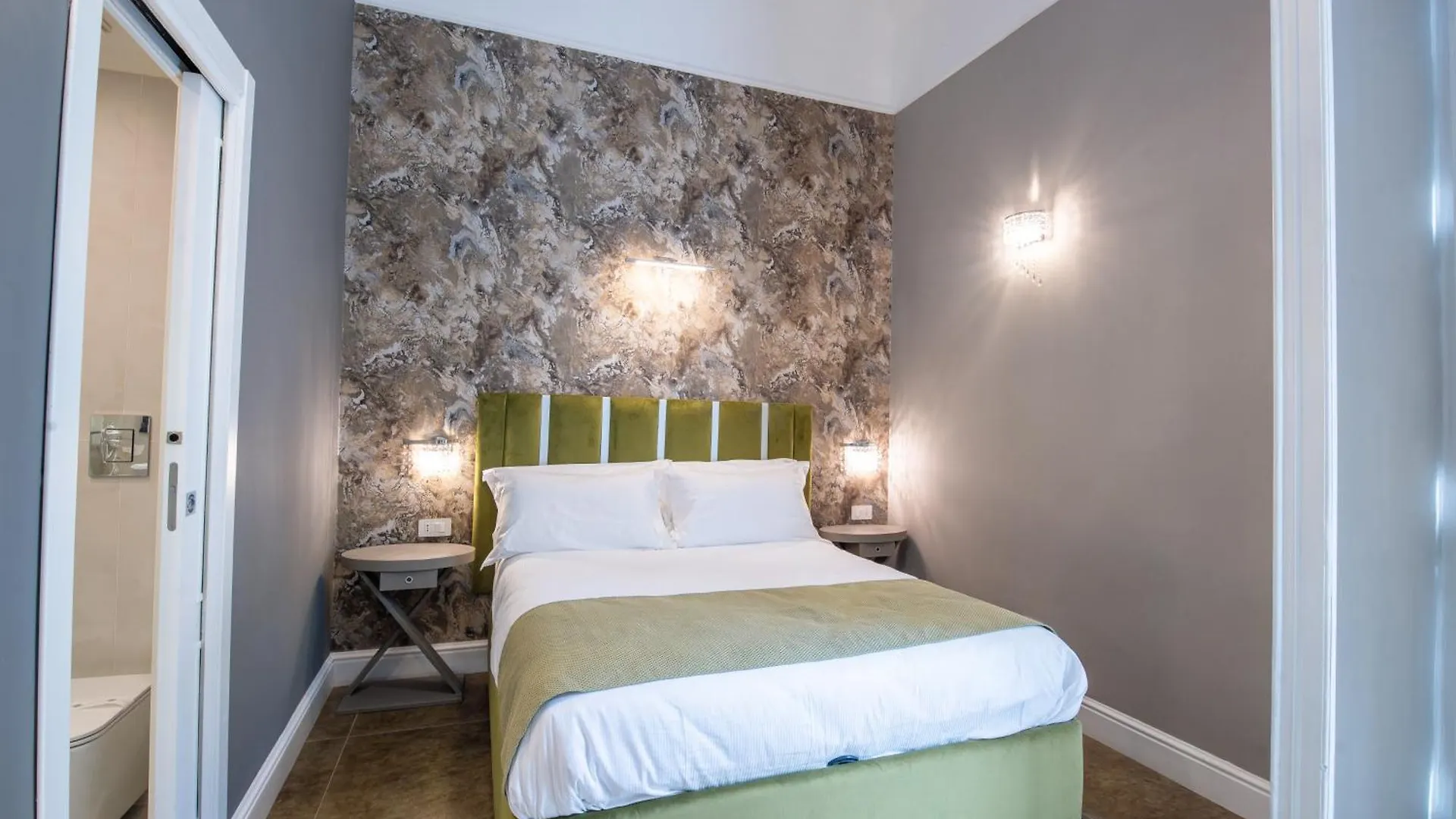 Guest house Leone Camere D'Autore - Rooftop Prince Centro Storico Naples