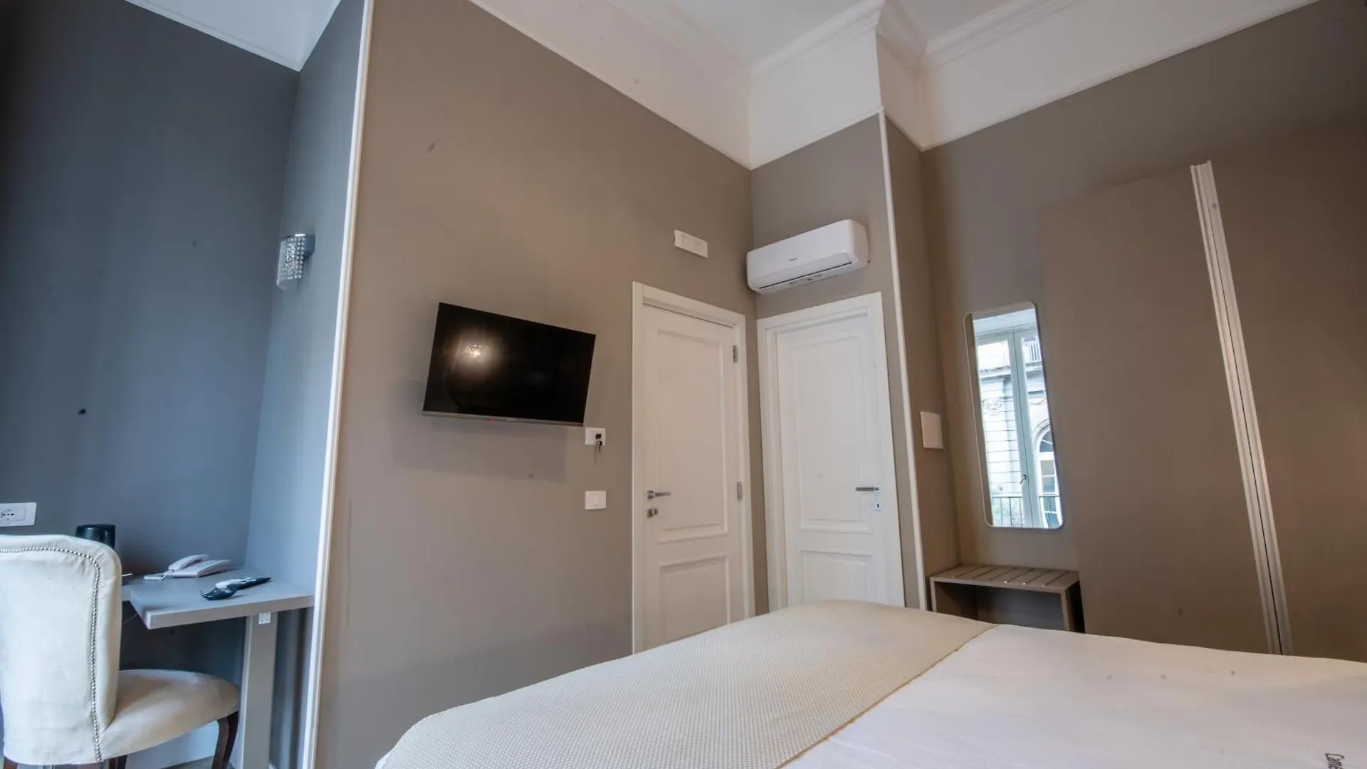 Leone Camere D'Autore - Rooftop Prince Centro Storico Naples Guest house