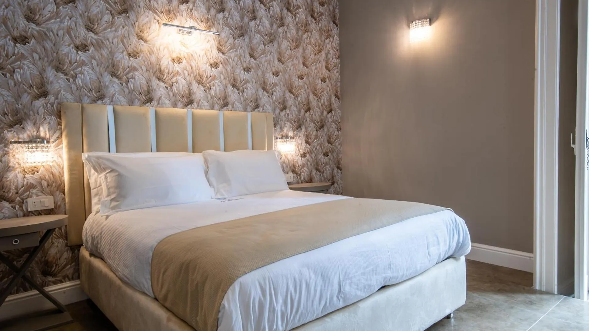 Guest house Leone Camere D'Autore - Rooftop Prince Centro Storico Naples Italy